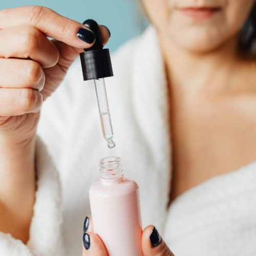 Serum pod lupą: jak czytać stężenia składników aktywnych i nie dać się nabrać na marketing