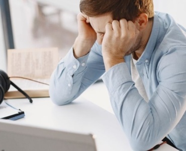 Dlaczego czujesz stres, gdy wszystko jest „w porządku”? Ukryte źródła napięcia w spokojnej codzienności